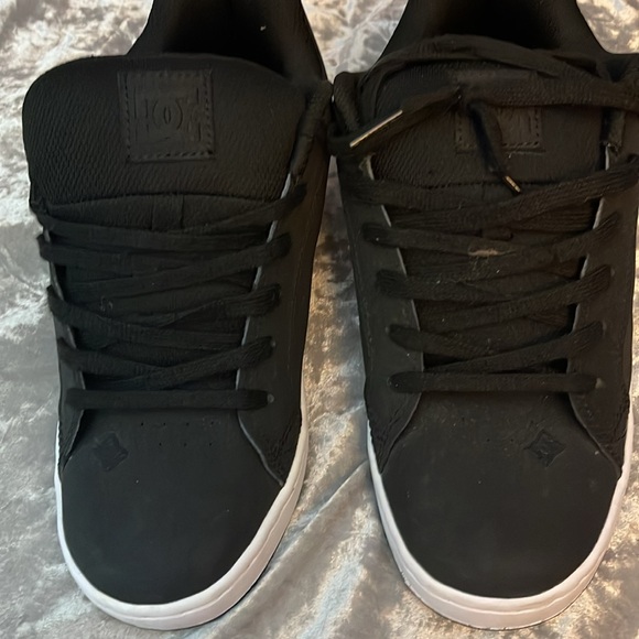 Sneakers - Picture 5 of 8